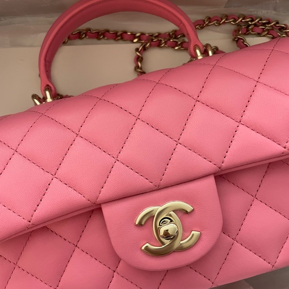 NWT 🩷 CHANEL 🩷 23P Pink Top Handle Mini with Light Gold Hardware - Picture 5 of 16